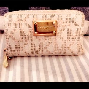 Michael Kors MK wallet